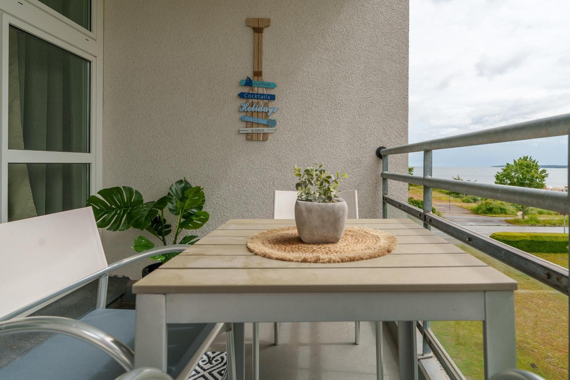 Meerblick-balkon-strand-golf-tv-stilvoll Apartment
